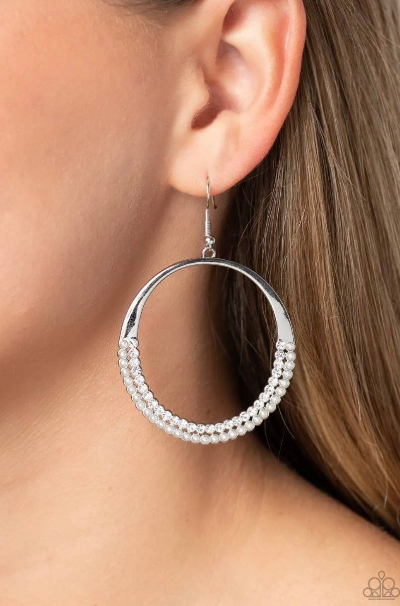 Material Pearl - White