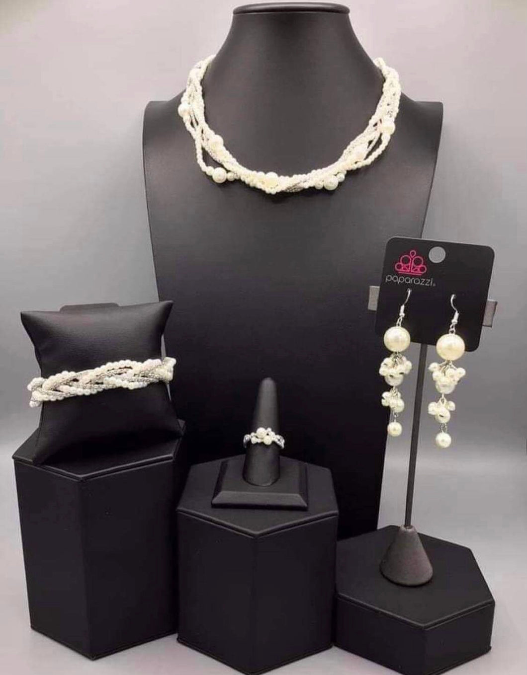 Royal Reminiscence- White (Set)