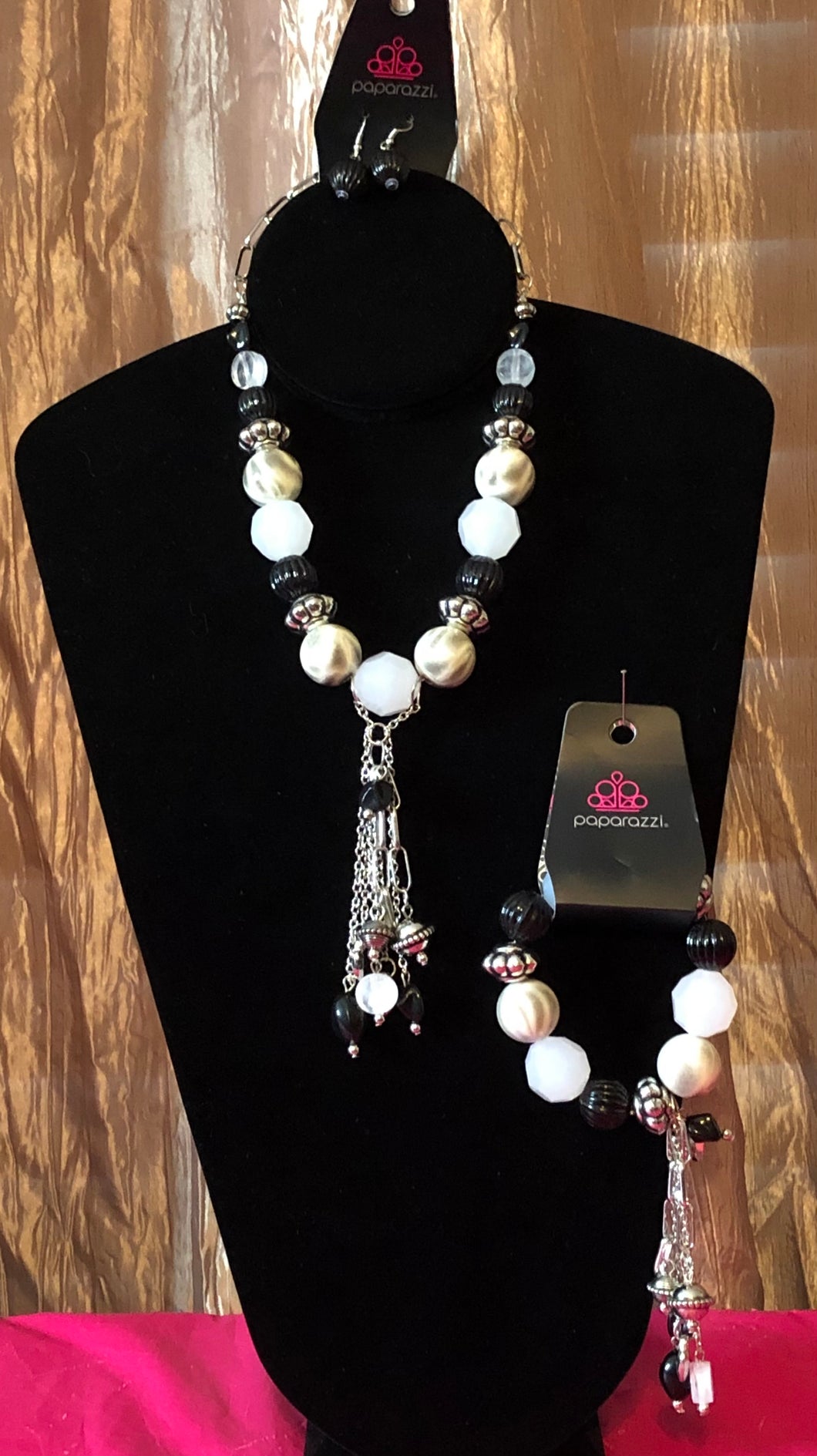 Break A Leg! Necklace - (Set)