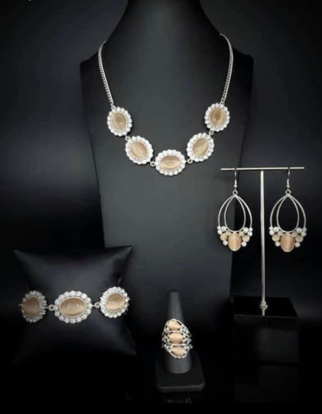 A DIVA-ttitude Adjustment- Orange (Set)