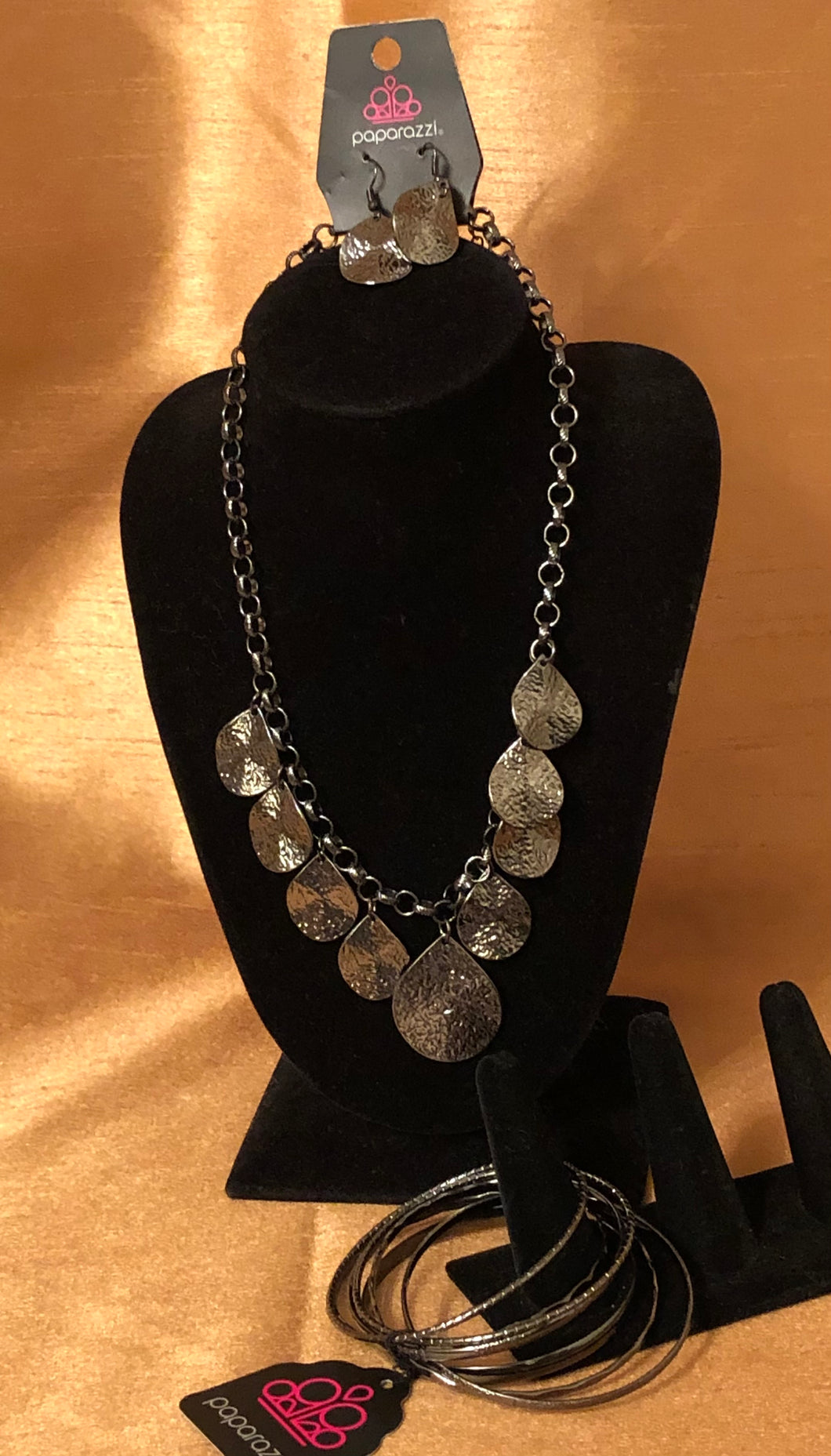 Texture Storm Necklace/Top Of The Heap Bangle Bracelet- Black (Sets)