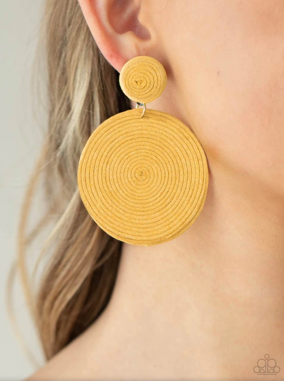 Circulate The Room- Yellow